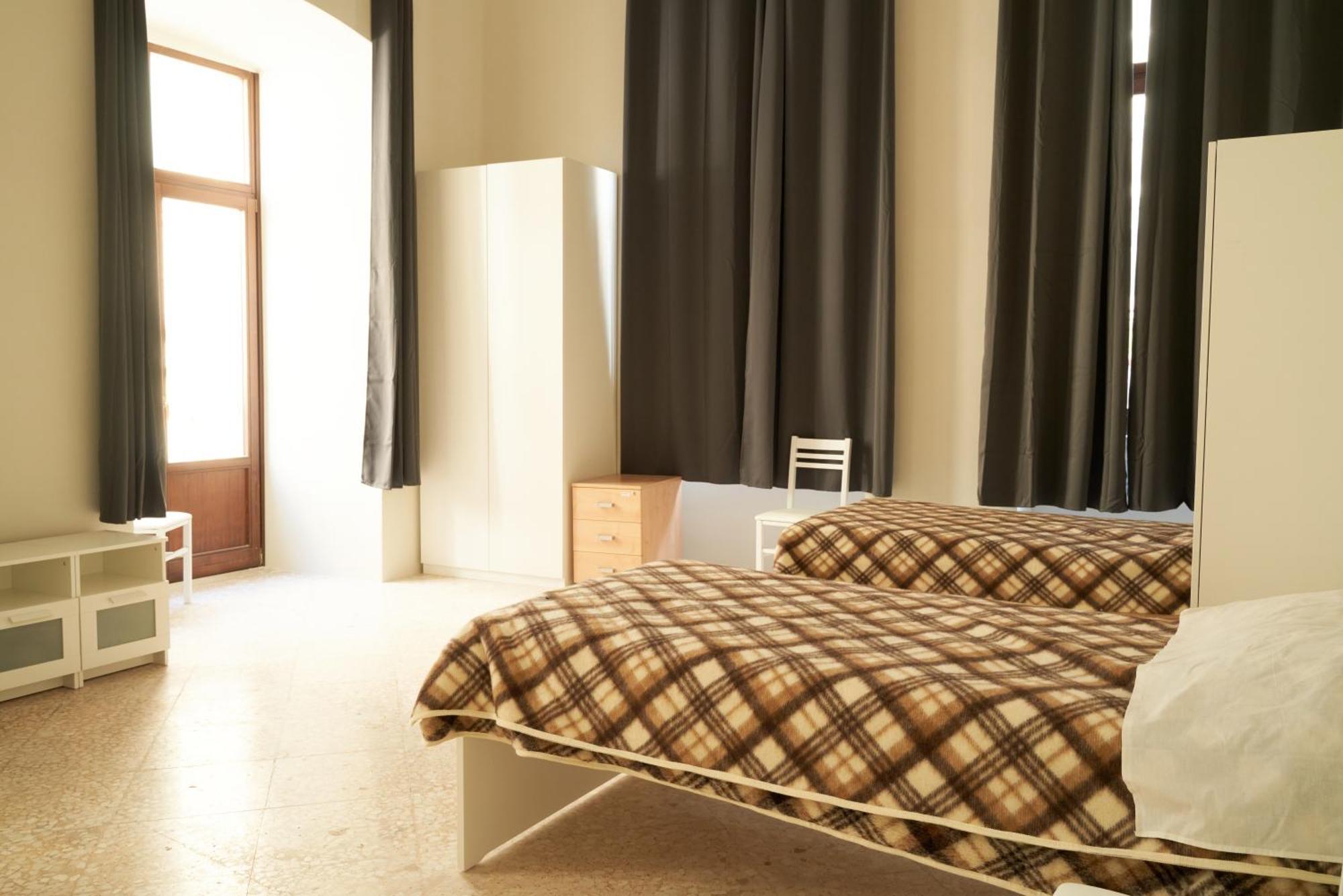 Albergue Hub Portanova Trani Exterior foto